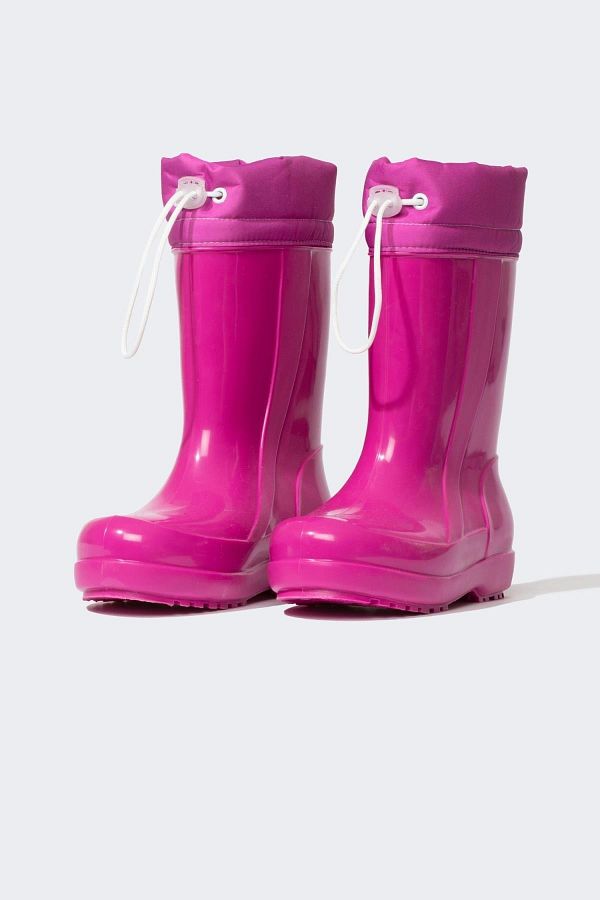 Flat sole rain boots top
