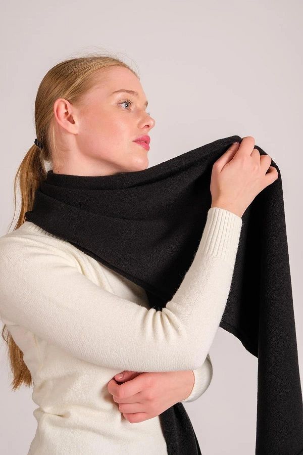 CHUBA-Women's Melange Soft Button Scarf Black 23w506 1