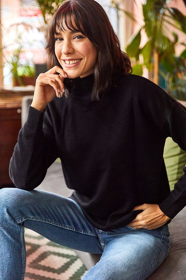 Loose black turtleneck shop