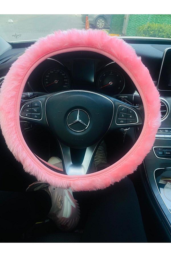Arabas na A klar Kul b Light Pink Plush Steering Wheel Cover