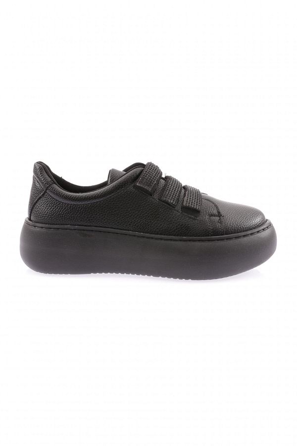 Women's nike sneakers clearance with velcro straps