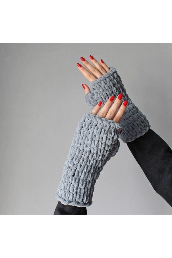BurDen Dekoratif r nler Tasar m Gray Puffy Gloves Trend Design