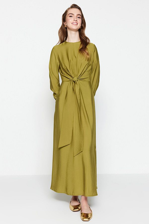 Trendyol Modest-Sukienka w kolorze oliwkowej zieleni, wiązana w talii, szczegółowo tkana TCTSS23EB00221 1
