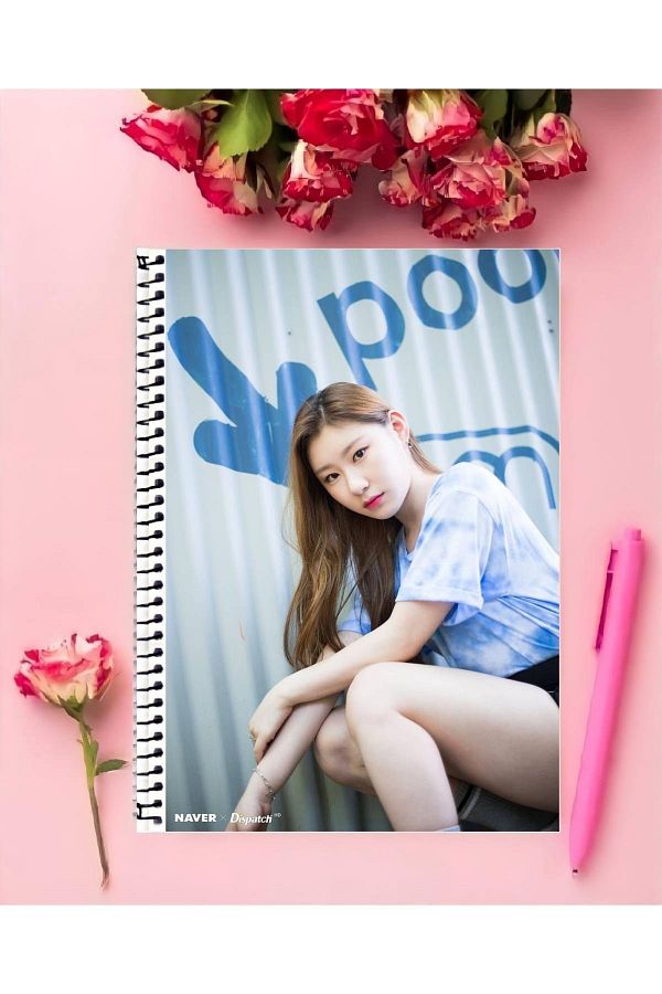 animeandyourworld-Itzy Chaeryeong مقاس A4 مقاس 21*29 سم - دفتر ملاحظات كبير الحجم غير مبطن قطعة واحدة 1