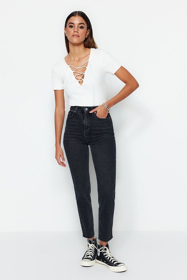 Slim black mom jeans shop