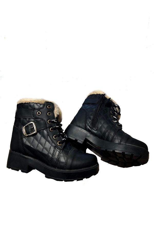 Boots with fuzzy inside 2025