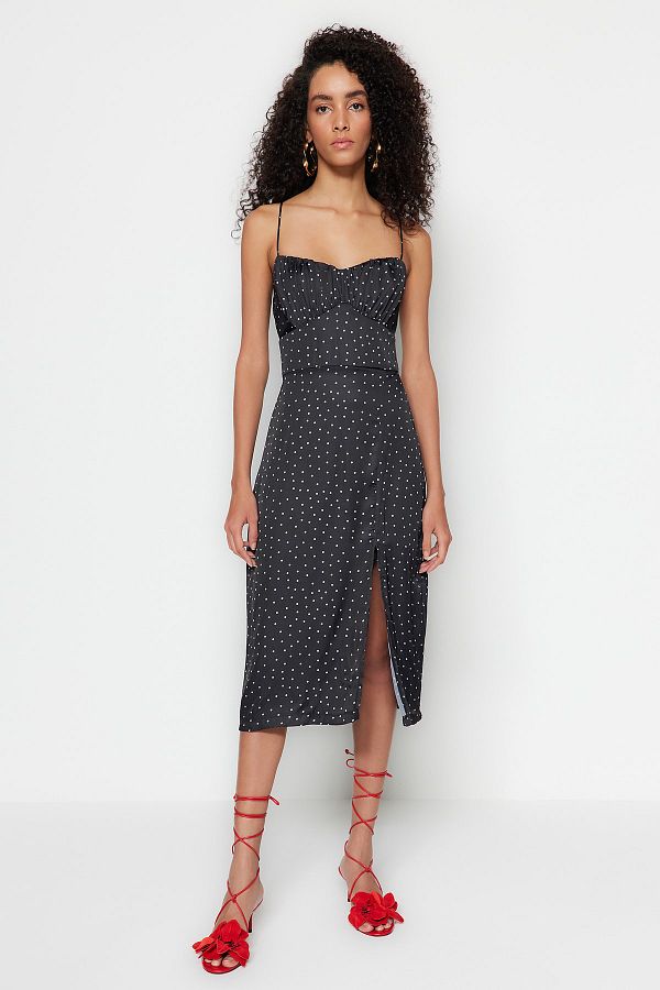 Trendyol Collection-Schwarzes, gepunktetes A-Linien-Midi-Sling-Satinkleid – TWOSS23EL00188 1
