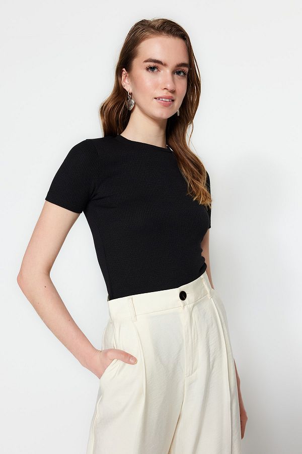 Trendyol Modest-Tunica de corp tricotata neagra - jumatate de maneca si capse pe partea de jos TCTSS23UK00056 1
