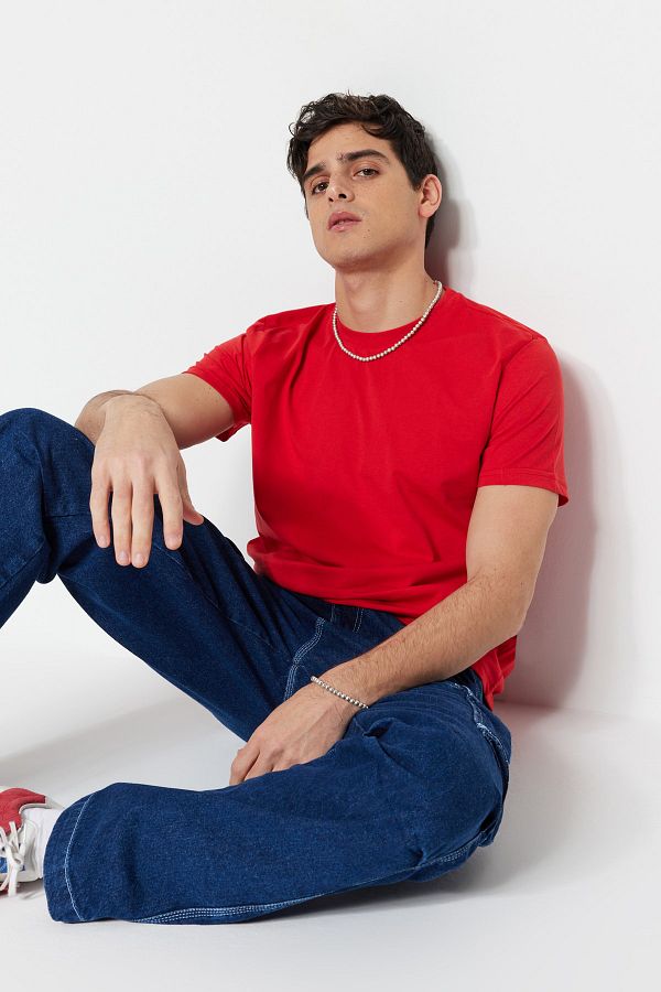 Trendyol Collection-Red Crew Neck Short Sleeve T-Shirt - Regular Fit TMNSS22TS0271 1