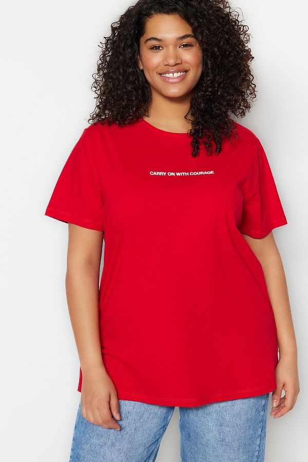 Trendyol Curve-Červené tričko Crew Neck 100% bavlna Plus Size - Slogan Print Tbbss23Bf00022 1
