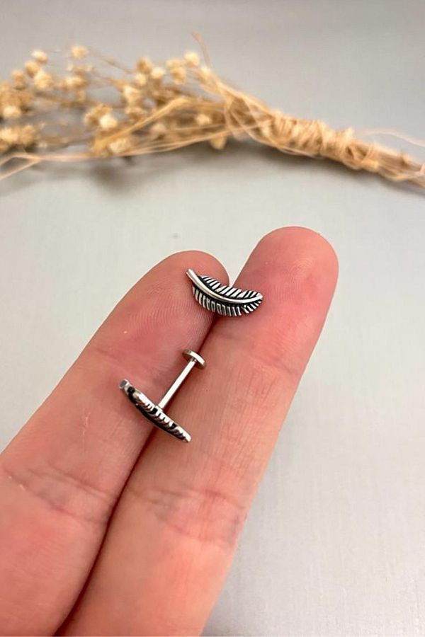 Feather cartilage piercing deals
