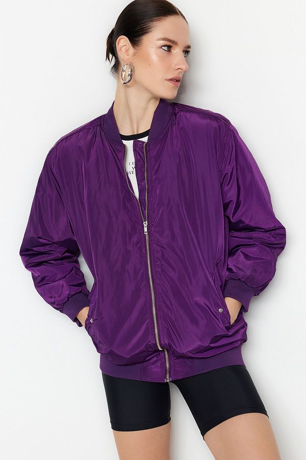 Trendyol Collection-Lila Bomberjacke mit gerafften Oversize-Ärmeln TWOSS23MO00048 1