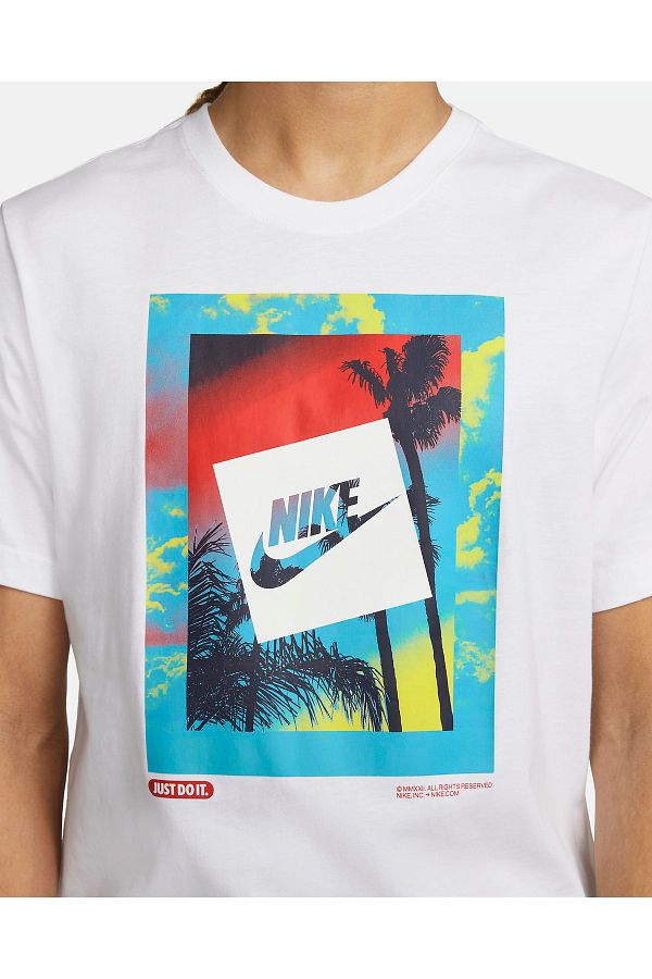 Nike t shirt multicolor shop