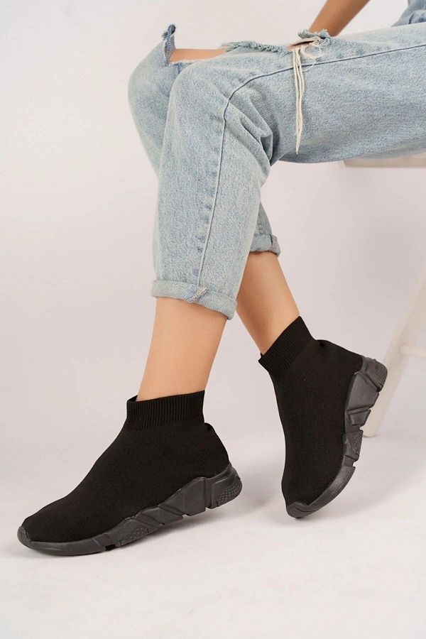 Laceless walking boots deals