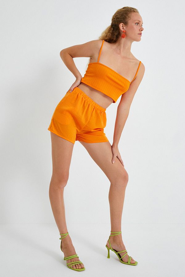 Koton-Entspannt geschnittene Mini-Shorts mit Satin-Optik 1