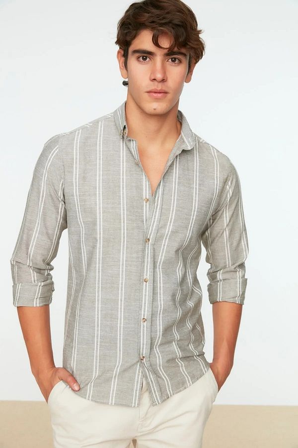 Trendyol Collection-Khakifarbenes Nadelstreifenhemd im Slim Fit – Knopfkragen TMNSS20GO0092 1