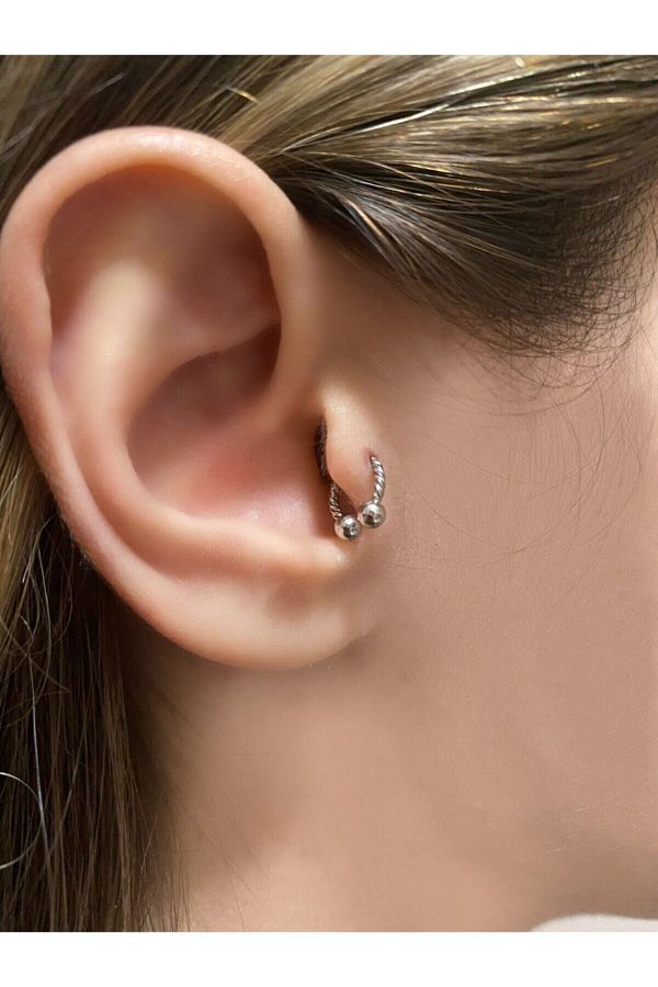 Ring tragus top
