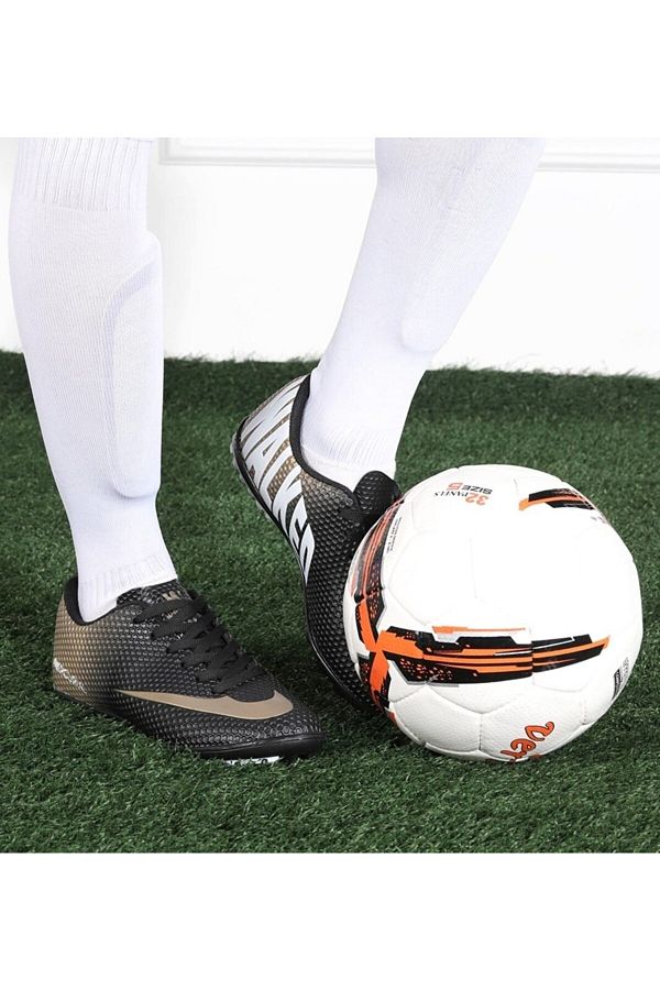 Studless football shoes hot sale