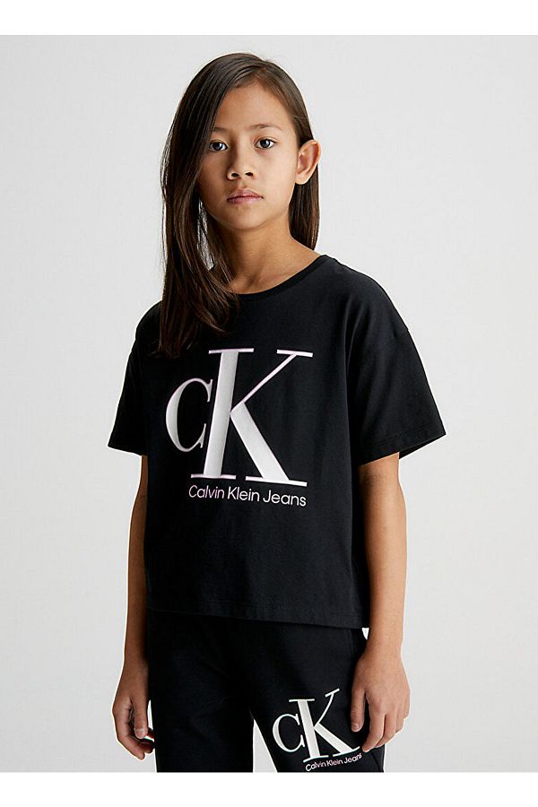 Calvin Klein Girl s Black T shirt Plain Ig0 g01939beh Trendyol