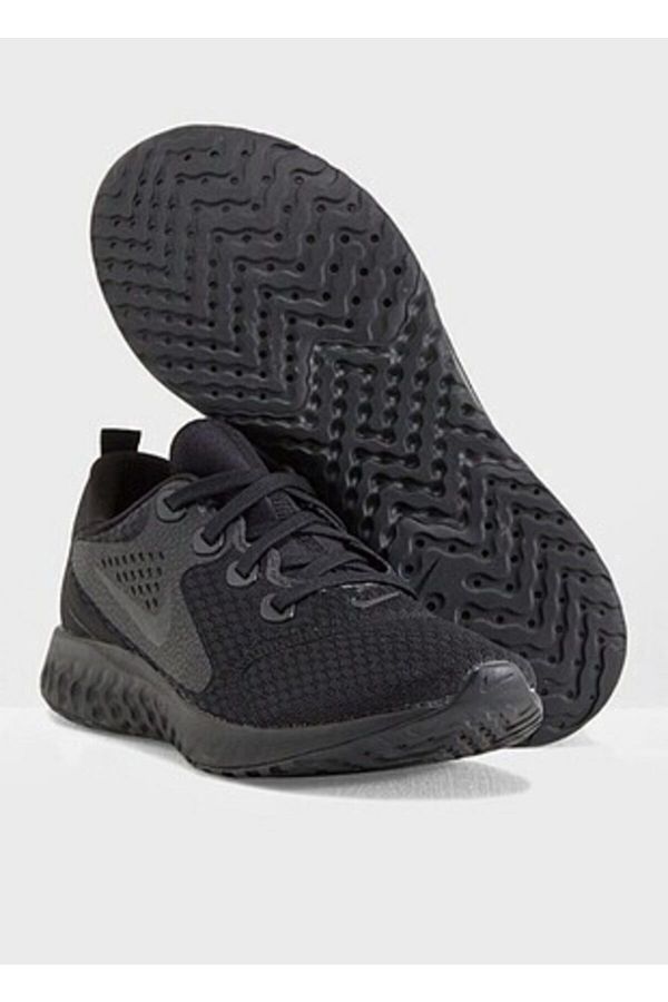 Nike legend react all black store