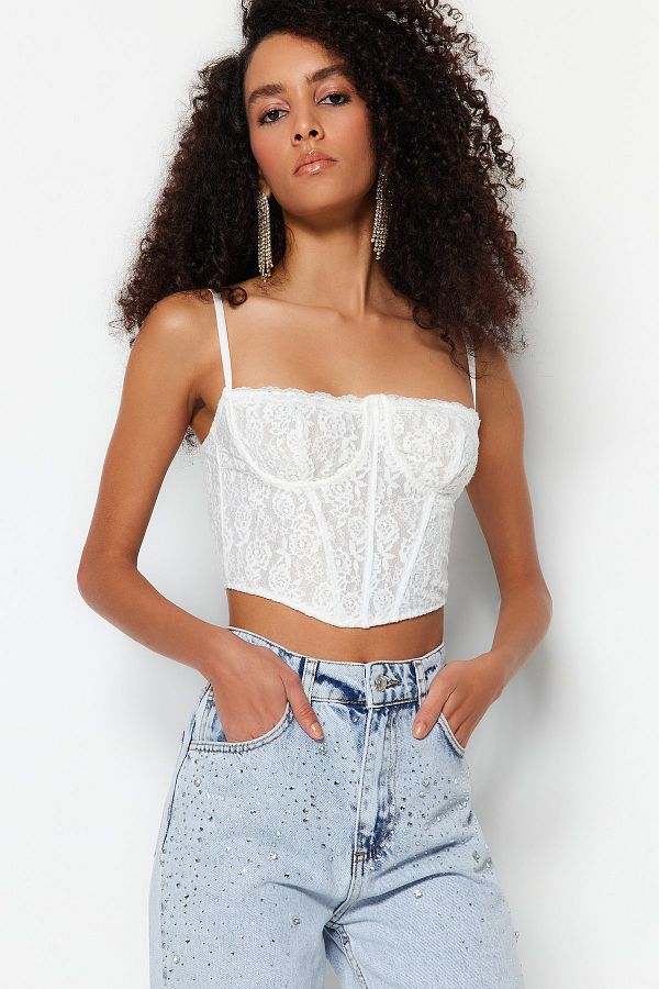 Trendyol Collection-Kurzes Bustier aus gestrickter Spitze – Ecru, Korsettdetails und Grafiken TPRAW23BS00062 1