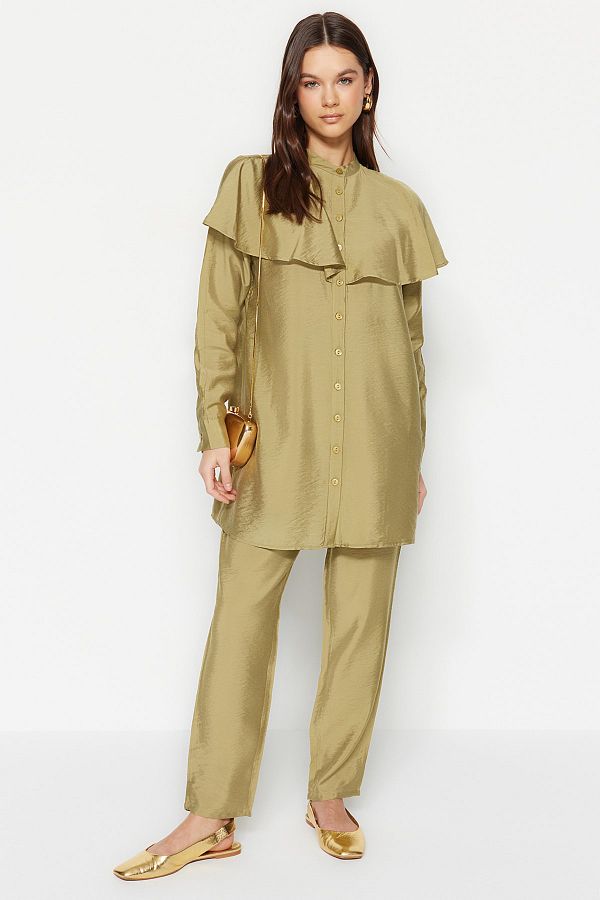 Trendyol Modest-Ölgrünes gewebtes Hemd-Hosen-Set mit Schwungrad-Details TCTSS23US00091 1
