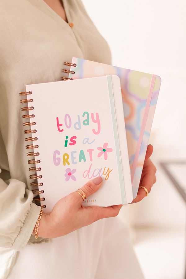 Matt Notebook-A5 15x21 سم مجموعة دفاتر ملاحظات غير مؤرخة حلزونية مطاطية مقاس 15 × 21 سم، 1 مربع و1 مسطر 1