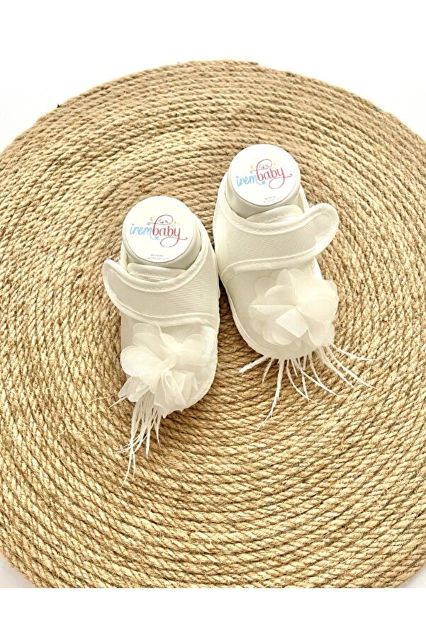 irembaby Bebek Lohusa Beyaz Çiçekli Tüylü Lohusa Bebek Ayakkabı Doğum Çekim Mevlüt