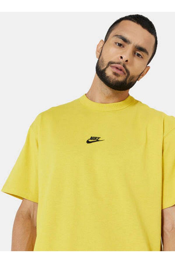Yellow sales nike tee