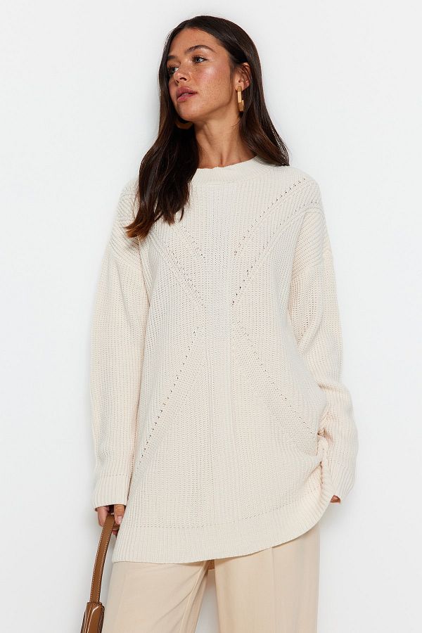 Trendyol Modest-Steiniger Strickpullover mit Rundhalsausschnitt TCTAW24AK00023 1