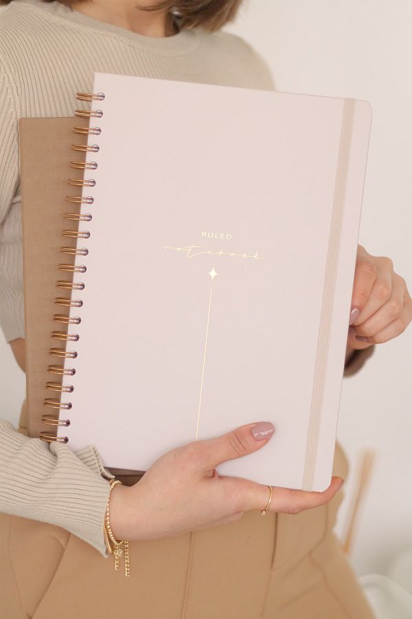 Matt Notebook-دفتر ملاحظات ذو غلاف صلب حلزوني مرن مقاس 20 × 28 سم مقاس A4، مخطط باللون البيج 1