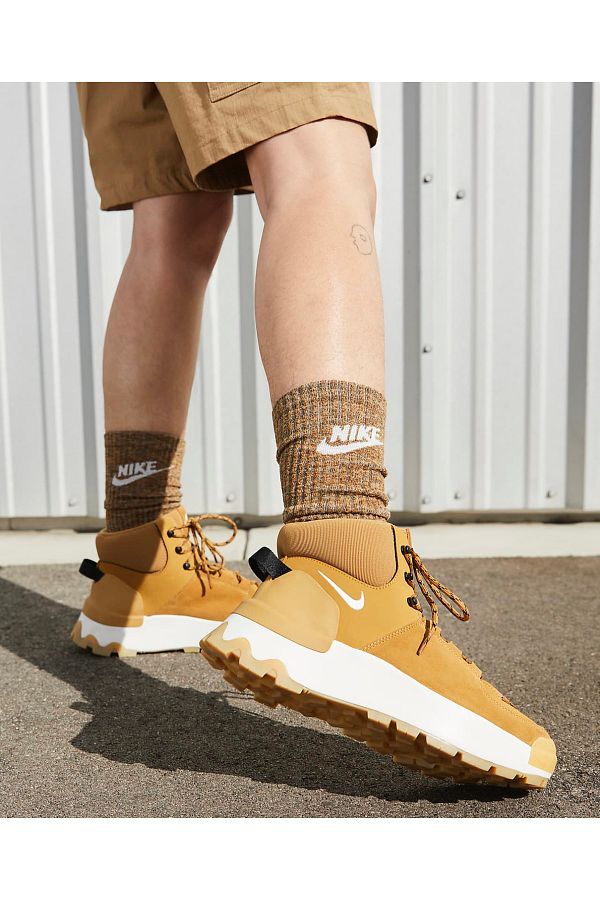 Nike fashion boots deals