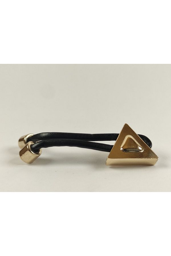 Kariyer Astar-2 Pieces in 2 Cm Gold Triangle String Snap Package 1