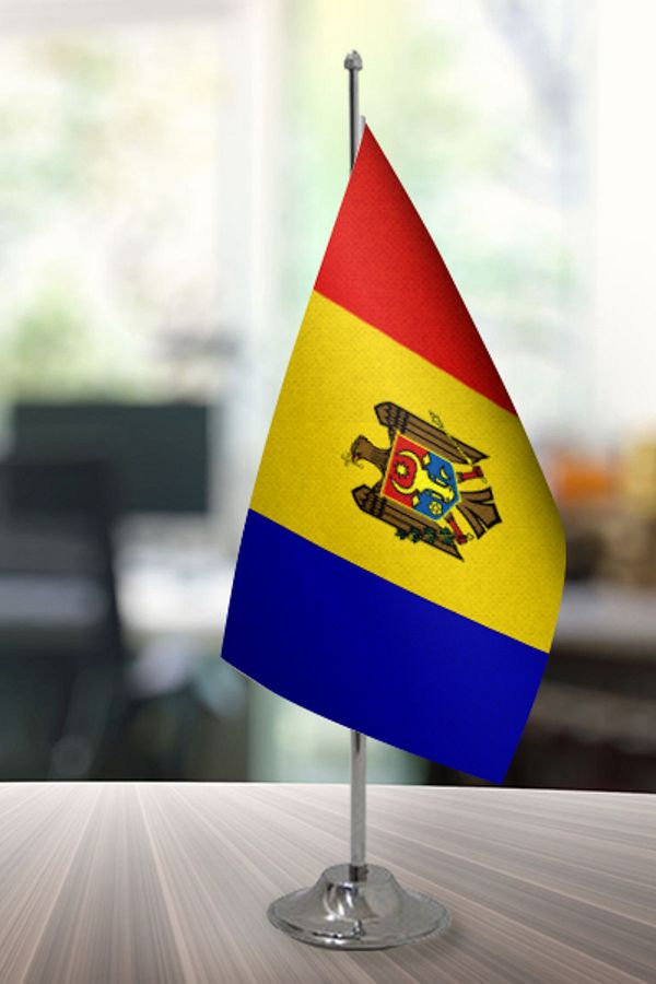 Özgüvenal-Moldova 15x22.5 Table Flag (Without Pole) 1