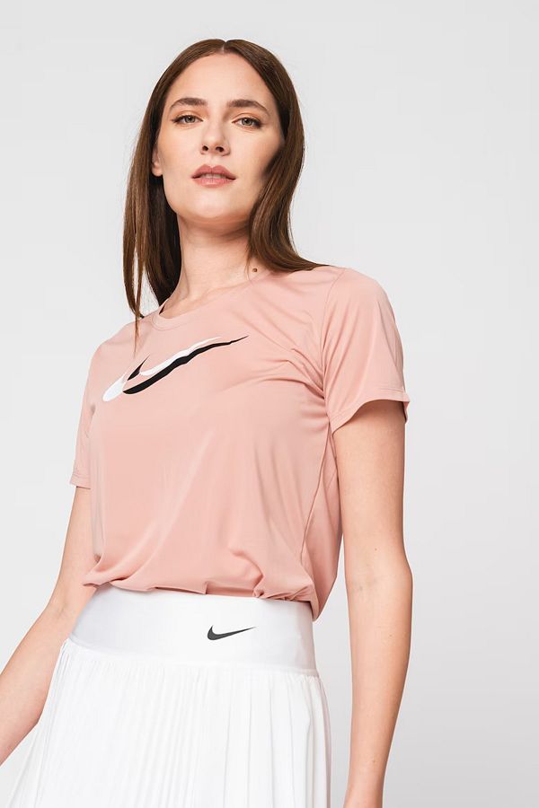 Nike swoosh shirt womens 2025