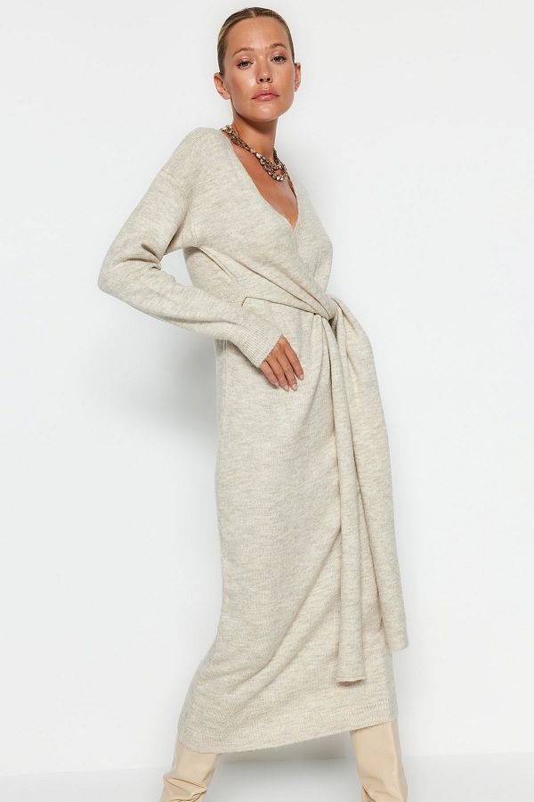 Trendyol Collection-Pletené šaty se zavazováním s dvojitým límcem Midi - Stone Texture Twoaw21El0260 1