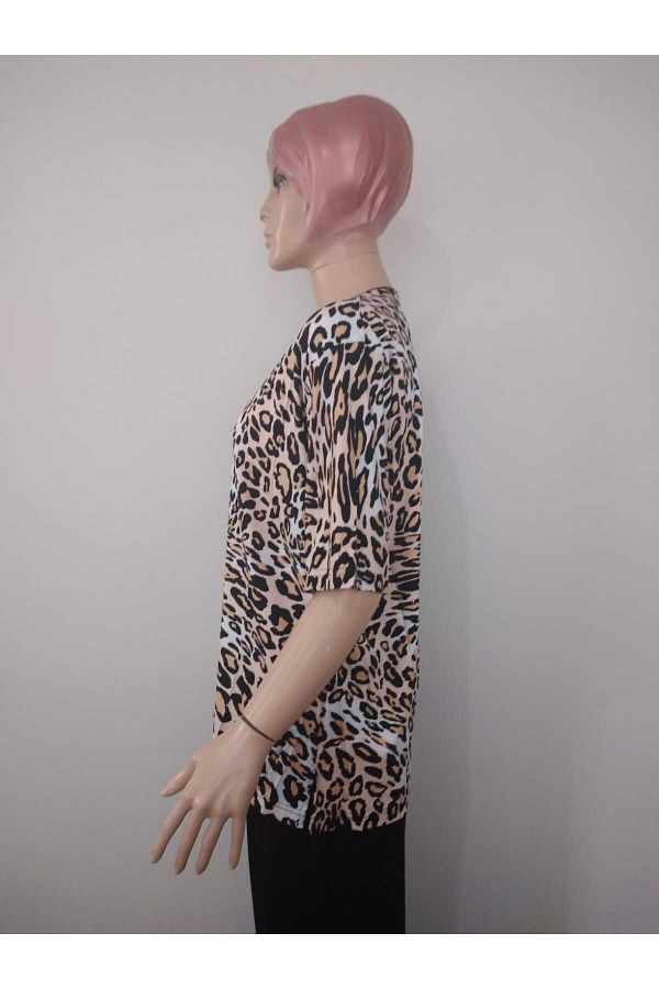 YAŞAR TRİKO-Women's Black Large Size Leopard Print V-Neck Short Sleeve T-Shirt 1