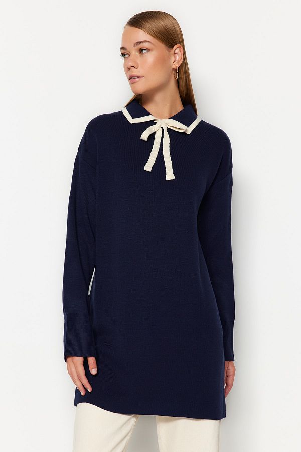 Trendyol Modest-Πλεκτό πουλόβερ με λεπτομερή μπλε γιακά TCTAW24AK00053 1