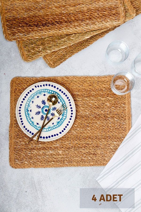 HOMENIVA-Set of 4 Handmade Rectangular Wicker Placemats 1