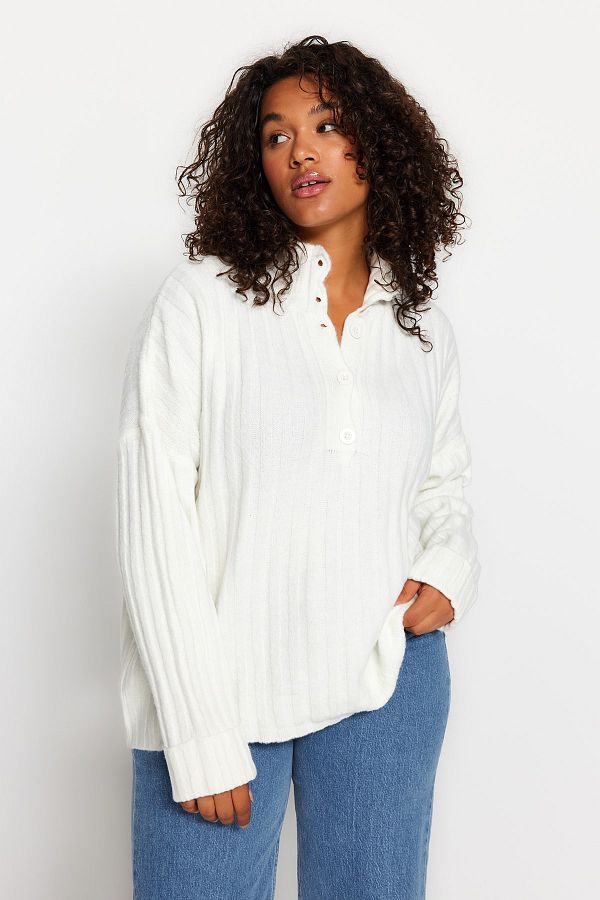 Trendyol Curve Ecru Button Closed Knitwear Cardigan TBBAW24AN00045 Trendyol