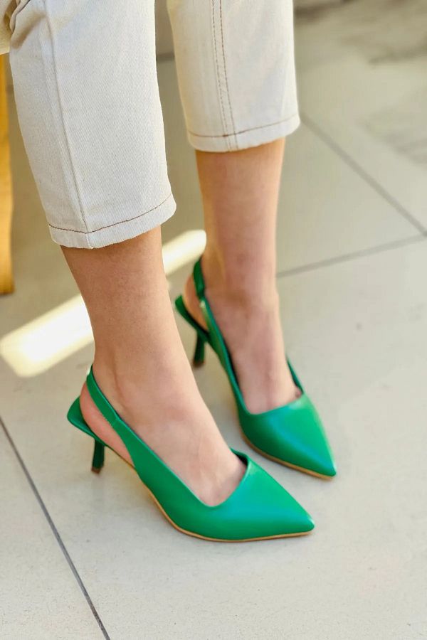 Closed front heels online