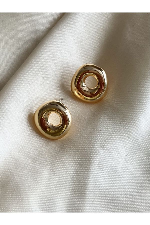 Earring with hole in middle discount