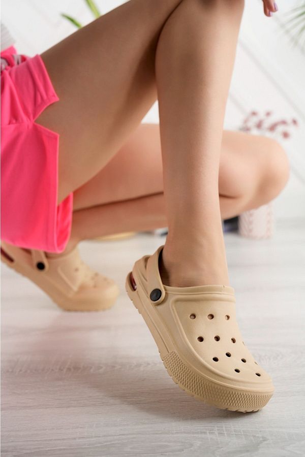 LUCKY COLLECT ON Air Based Men s Comfortable Summer Crocs Slippers