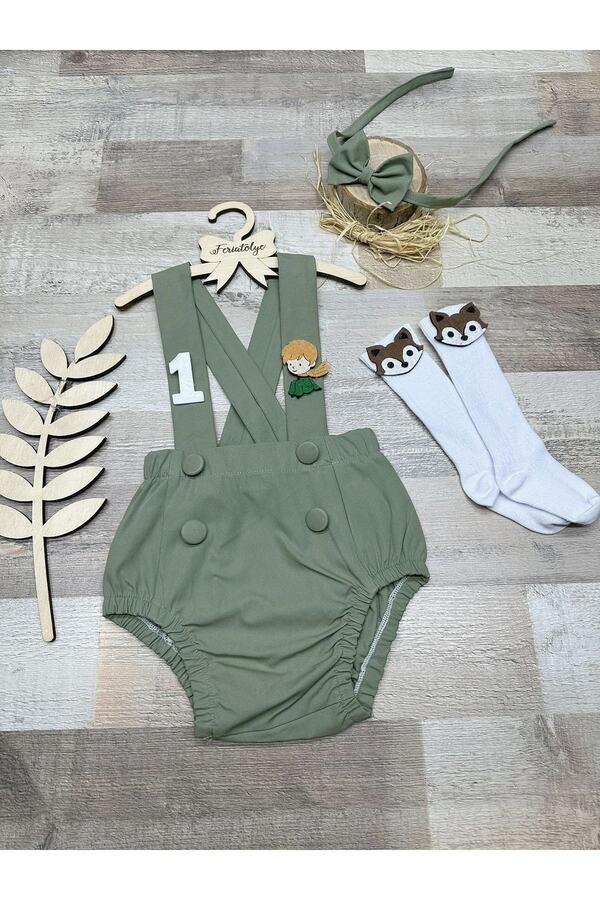 Feriatolye Ayıcık konsepti erkek bebek yeşil romper 1 yaş pasta patlama