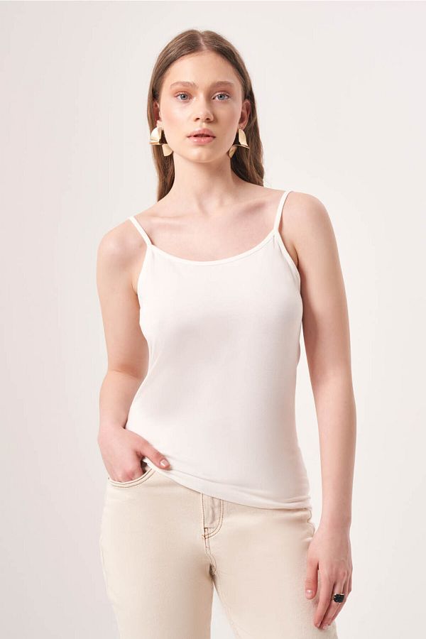 Mizalle-Basic Thread Ecru Strappy Undershirt 1