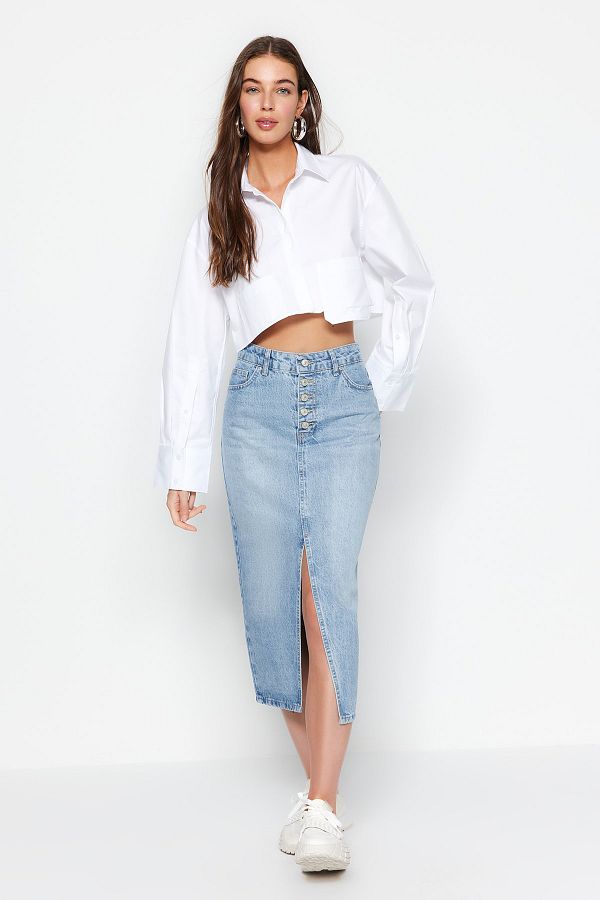 Trendyol Collection-Blauer Midi-Jeansrock mit Knopfleiste und Schlitz vorne TWOAW24ET00063 1