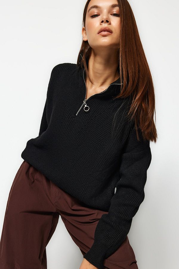 Trendyol Collection-Schwarzer, weicher, strukturierter Strickpullover mit Reißverschluss TWOAW20XS0009 1