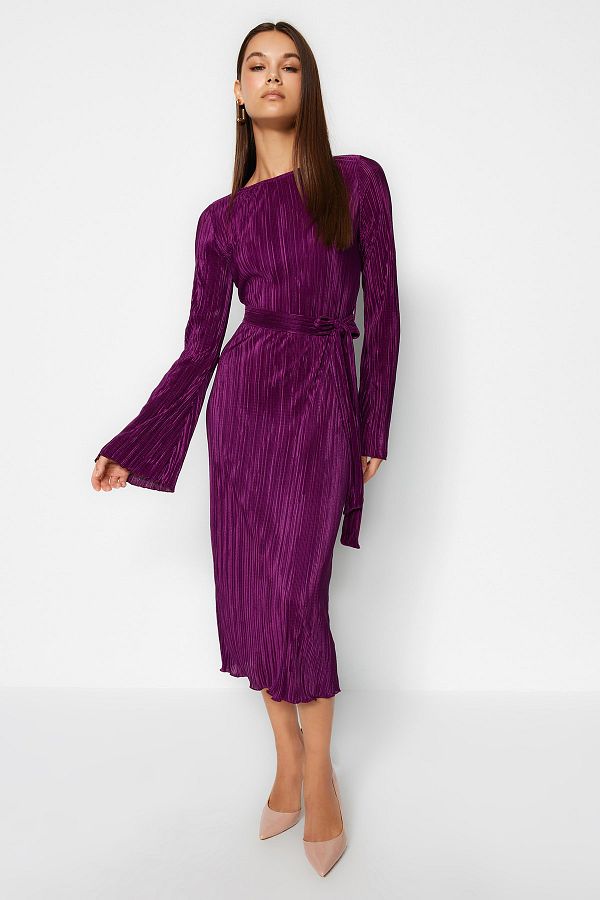Trendyol Collection-Lila Premium-Faltenstoff, ausgestellte Ärmel, detailliertes A-Linien-Midi-Strickkleid TWOAW24EL00125 1