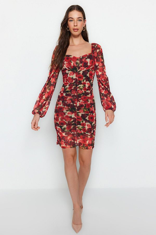 Trendyol Collection-Rotes, bedrucktes Tüll-Sweatshirt-Ausschnitt, figurbetontes, langärmliges, dehnbares Mini-Strickkleid TWOAW24EL00219 1
