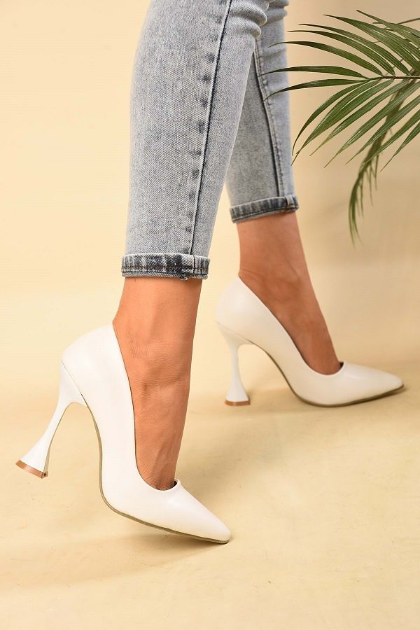 Shoeberry Women s Nupia White Skin Classic Heeled Shoes Trendyol